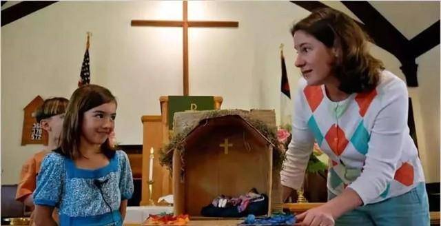 拯救百万儿童的小萝莉,如今终于长成了美女的样子_凯瑟琳_蚊帐_证书