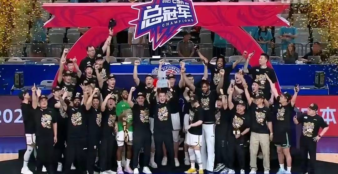 辽篮夺冠却遭炮轰!500万辽宁大v怒斥:这是中国篮球的耻辱和悲哀