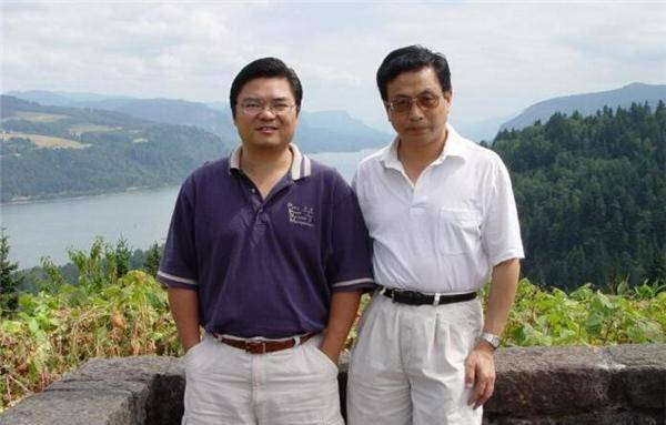 宁在美国端盘子7年,也不回北大当教授的张益唐,如今现状如何?