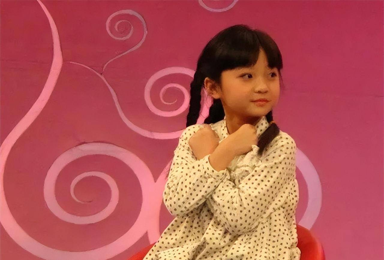 在2008年那一幕的惊艳亮相之后,林妙可在娱乐圈里一时间如鱼得水,红透