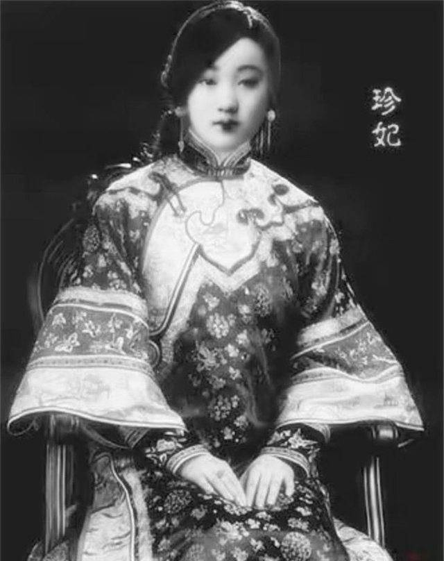 晚清妃嫔怎一个丑字了得?最后一幅图,末代皇帝溥仪的淑妃