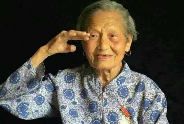 108岁抗战女兵终于见到丈夫,一眼认出哭得像个小孩_周秀莲_杨平_工作