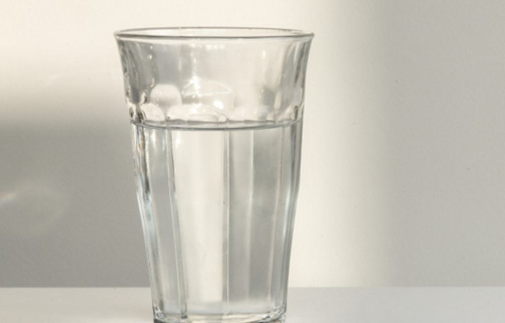 白开水是最便宜的"长寿水",但这2个时间最好别喝!早知早好