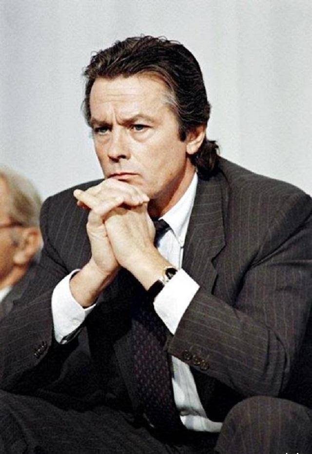 "法国第一美男":风流成性抛弃茜茜公主晚年凄惨,家中36块墓地