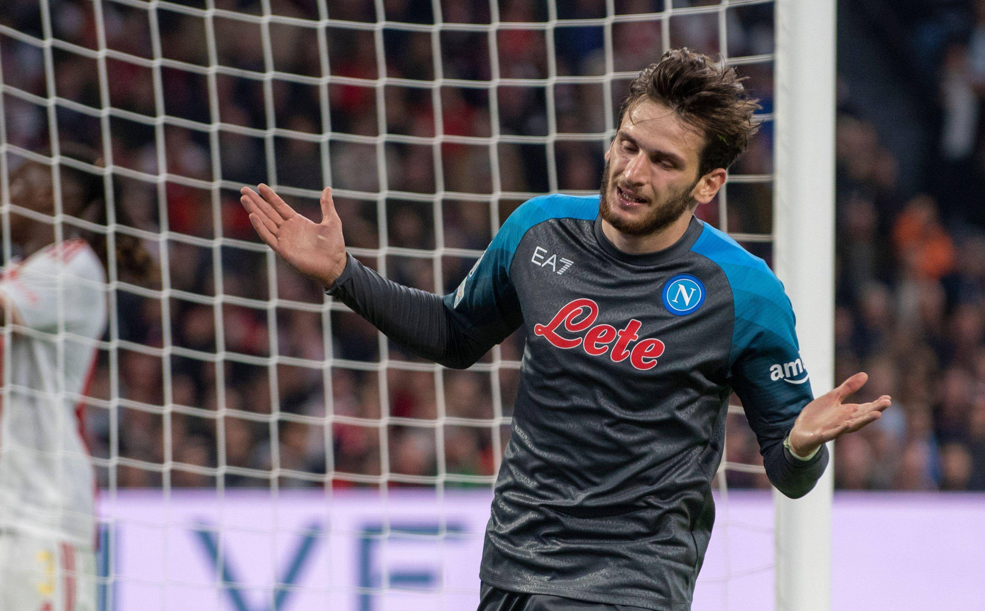 2亿追逐两大本土国脚_奥斯_那不勒斯_曼恩