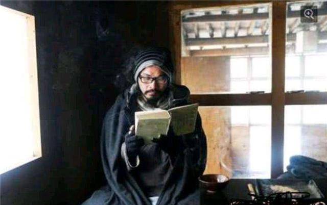 企业高管放弃上亿身家,归隐终南山剃度为僧,父母妻儿拒跟他相认