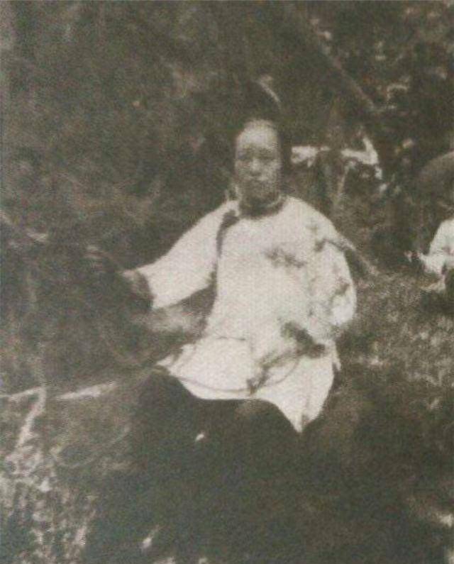 梁启超想娶妾,写信试探妻子婉拒,死心后妻子却从娘家带回一小妾