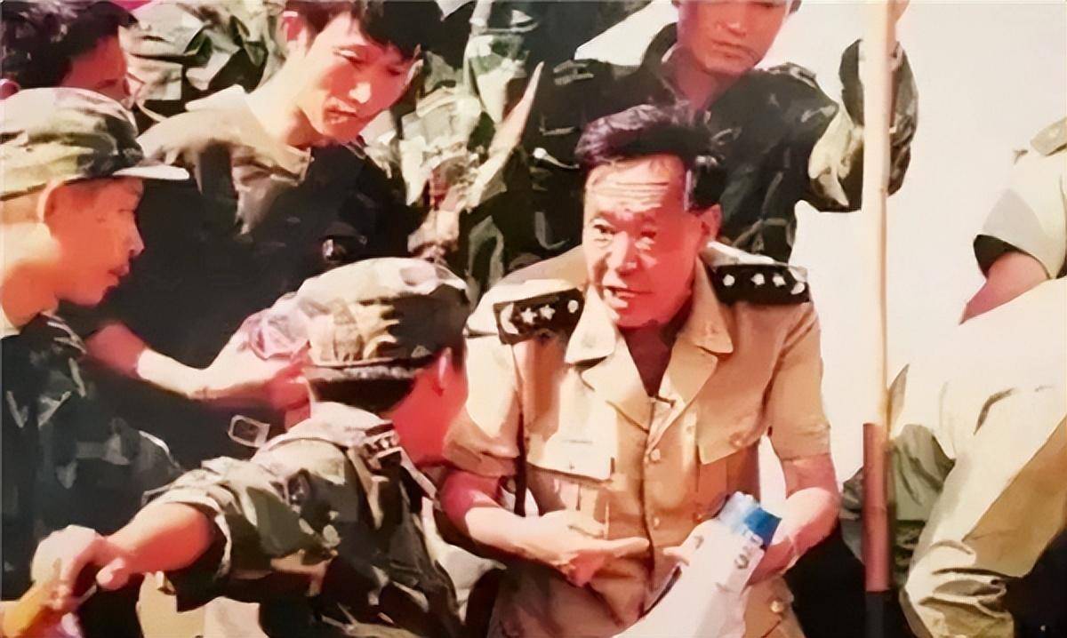 在董万瑞的影响下,部队的战斗力也逐渐提升.