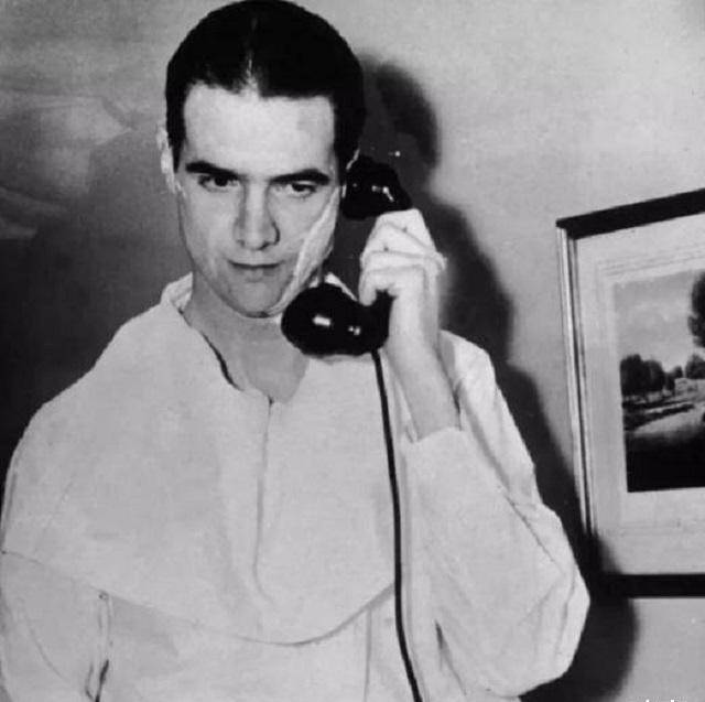 世人眼中的"败家子",父母双亡任性挥霍,却成美国首位亿万富翁