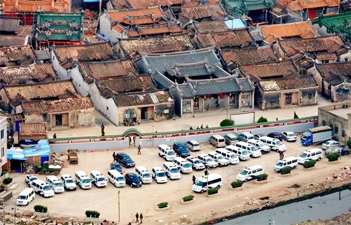 广东"第一毒村"覆灭,海陆空军队齐出动,美国以为要打仗