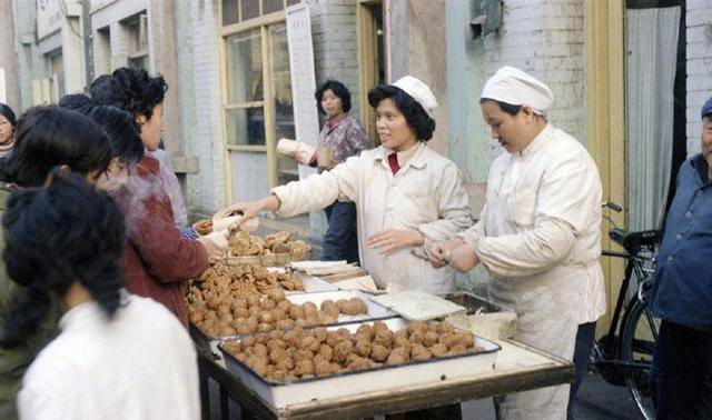 老照片:1980年的天津,这样的老天津如今再也看不到了