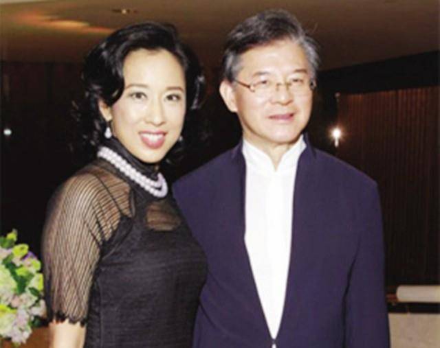 罗康瑞:抛妻弃子60岁娶朱玲玲,亲儿子拒绝继承财产