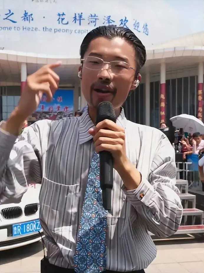 《诺言》创作者再次喊话郭有才,付版权费是天经地义,女友回应