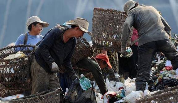 沈阳一老人,拾荒3年赚了270万元,他专门拾这个东西