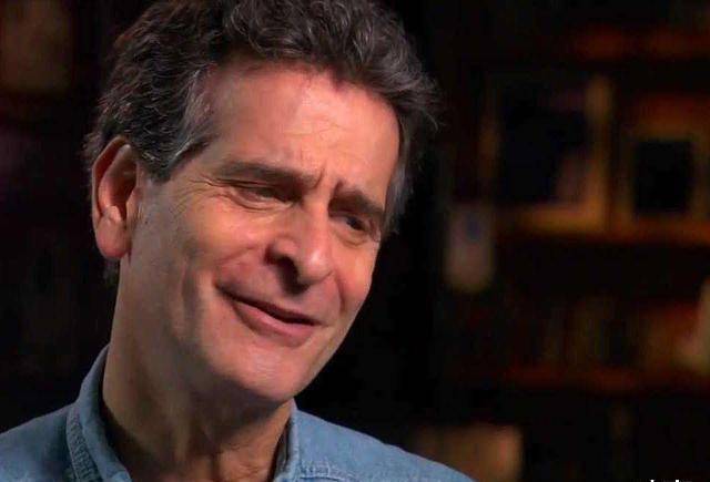 李嘉诚唯一的偶像:大二辍学拥有400多项发明,今70岁身家35亿_迪恩