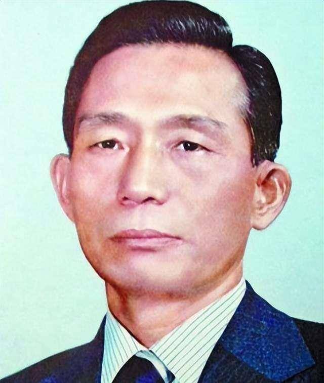 视女星为玩物,把总统当傀儡,煽动部署萨德,韩国乐天有多牛?