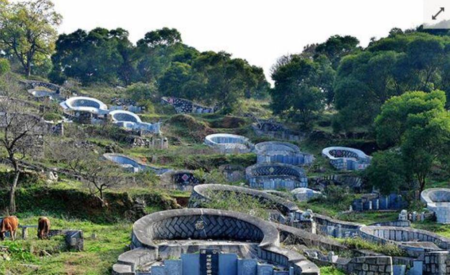 湖南大山有一座"活人墓",墓内机关重重,居住着一位90多岁老人