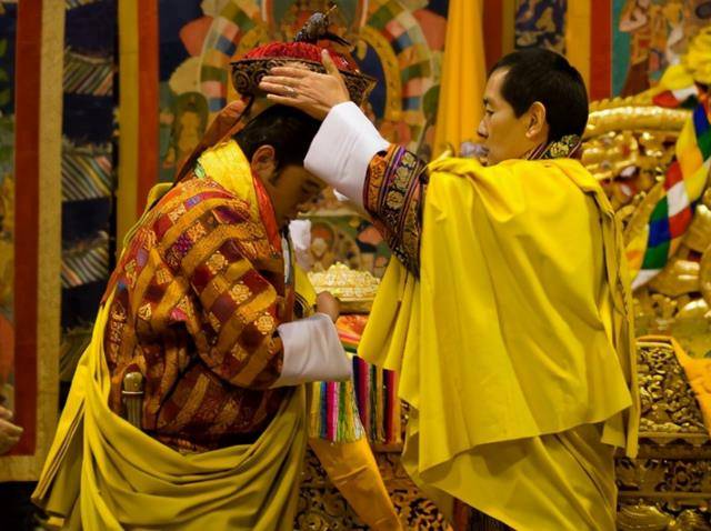 不管是民众还是王室内部,都已经十分支持凯萨尔的婚事了,而佩玛本人