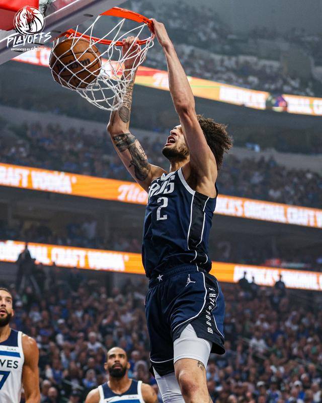 华盛顿,琼斯与康利对射三分钱,东契奇外线取分,爱德华兹2罚1中,欧文2