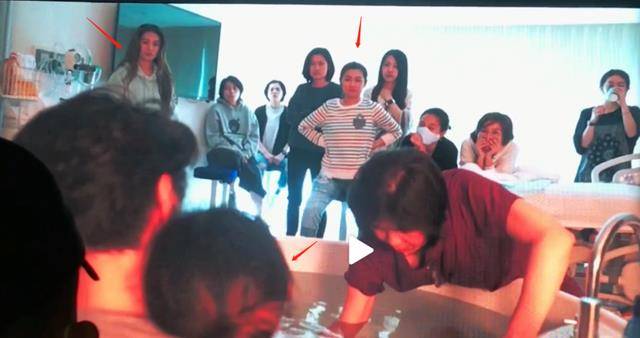 ella"直播"生娃,全裸出镜引群嘲:你生孩子的样子,真丑