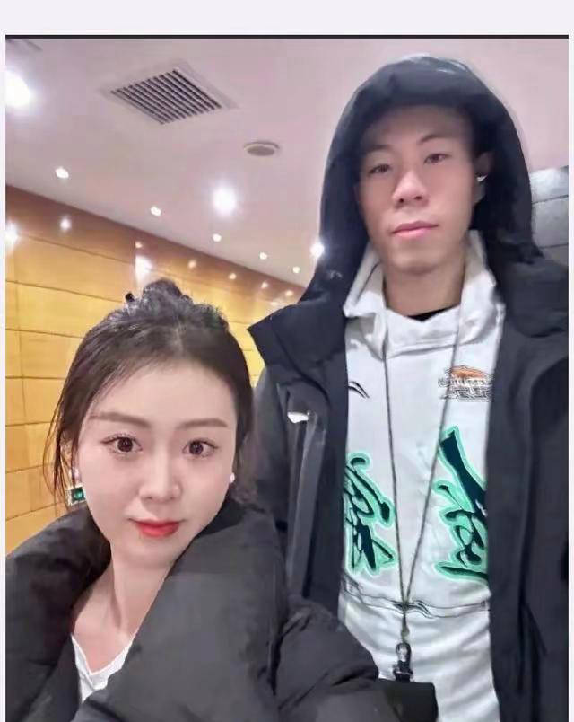 郭昊伦老婆图片