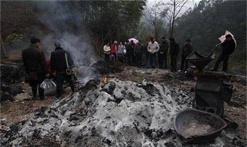 湖南34岁农民工,连杀13人烧毁6栋房屋,被捕后:我没有神经病