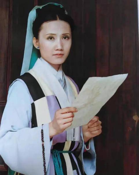 《红楼梦》中的妙玉到底有何身世,她或许就是黛玉