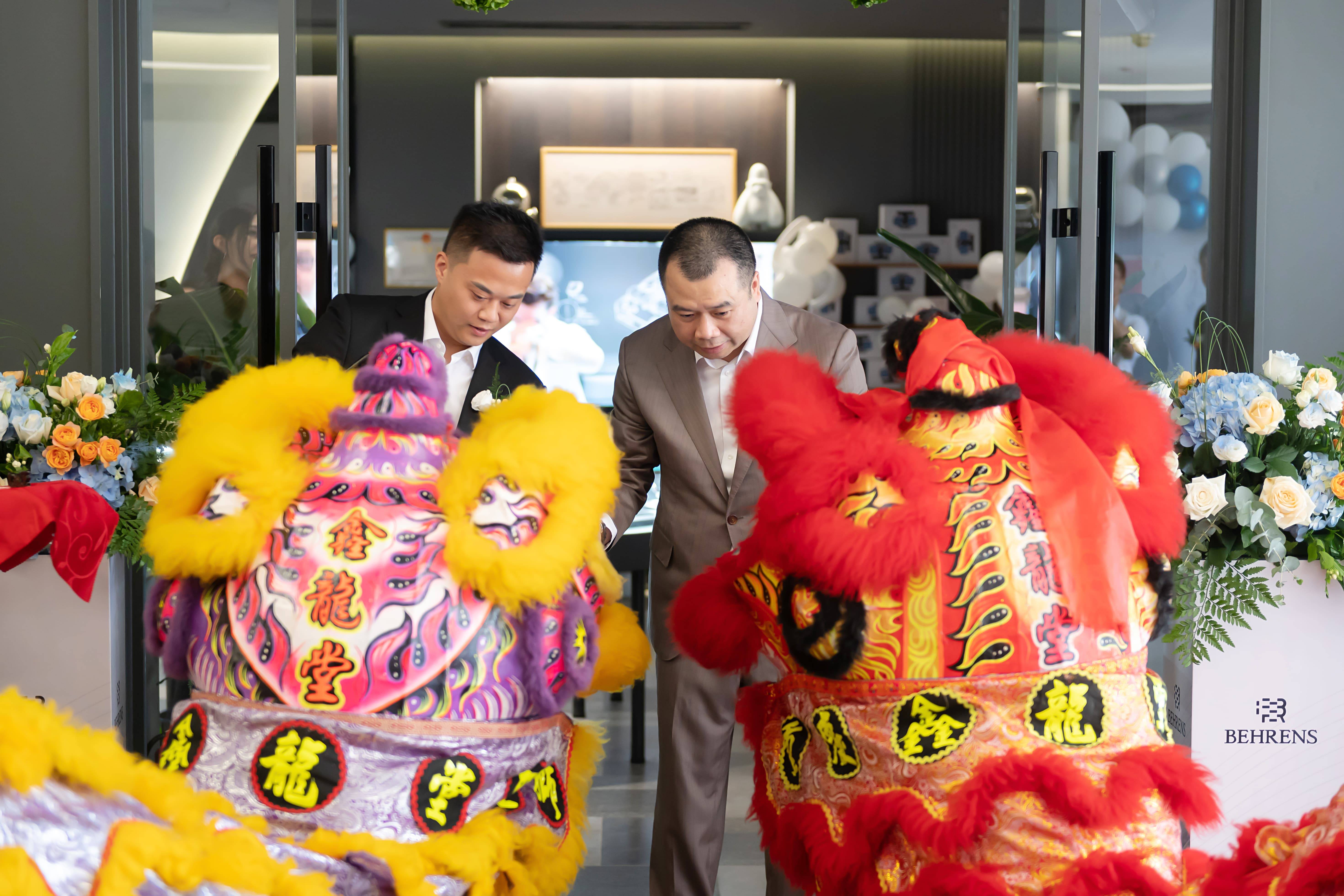 5月25日,贝伦斯behrens首家沙龙形式专卖店于重庆天地盛大启幕.