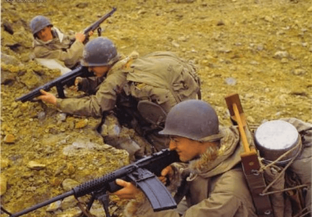 直到1961年,m1941轻机枪才完全退役.