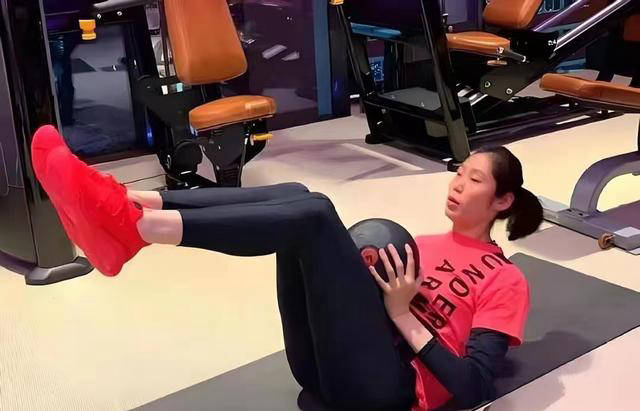 朱婷回归引发女排主攻位置激烈竞争,李盈莹期待新变数