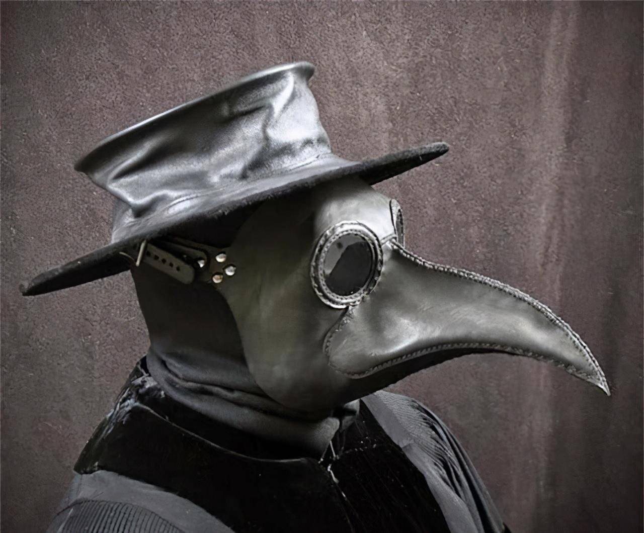 小节时间无法回溯,那些在当今被渲染成恐怖形象的医生早已无法