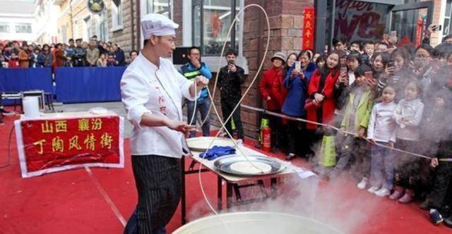 还记得拉面哥田波吗?走红后娶女粉丝开店当老板,如今又成普通人