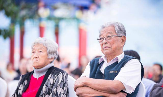 他将倒闭工厂做到亚洲第一,71岁被判无期,90岁东山再起成功