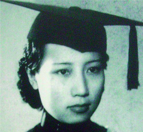 后妈去世,女儿希望父母复婚,母亲开心点头,父亲:你有新妈妈了_曹禺_郑