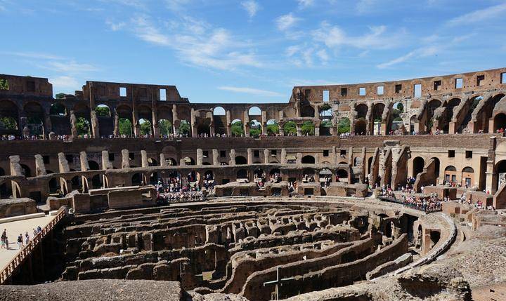 在古罗马,奴隶主买来的奴隶是怎么生活的,他们需要做哪些工作?