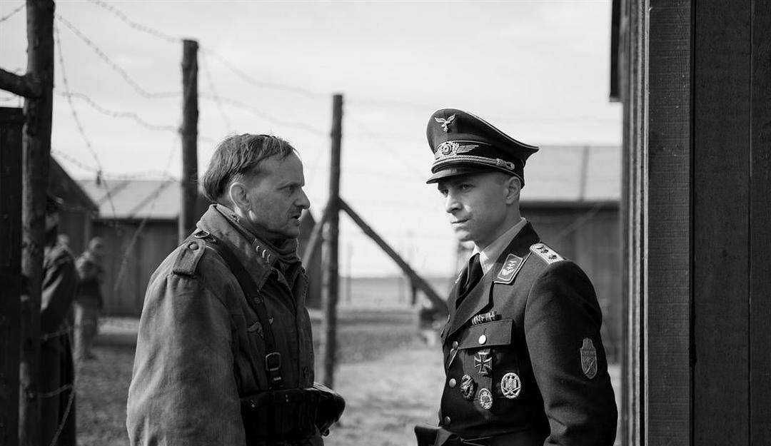 于是赫罗德率领这支队伍来到了埃姆斯兰德惩戒营,他向当地的军官表示