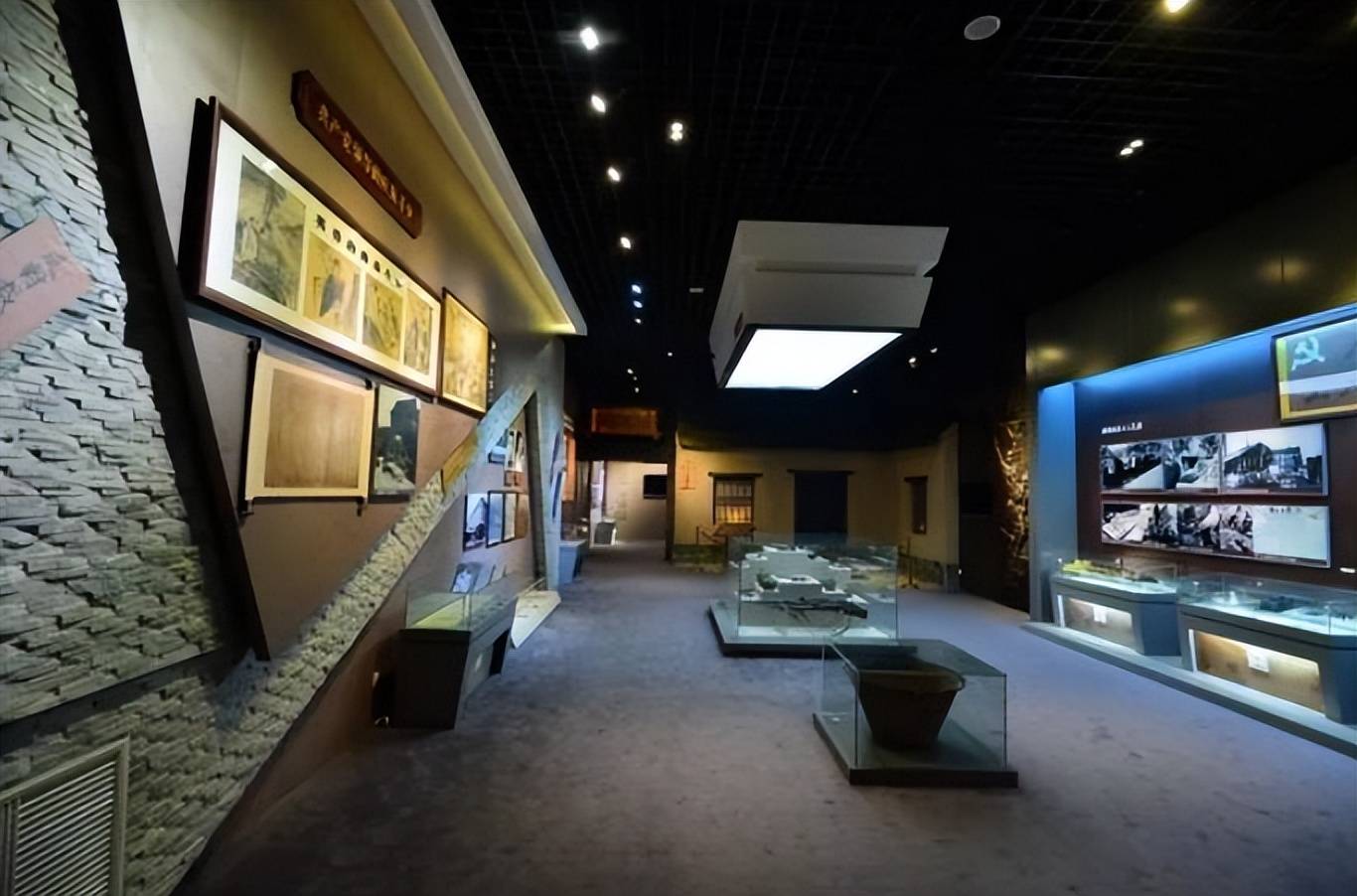 西江月·淄博煤矿博物馆怀古存巨典.聊斋书案.灯火千年灿.