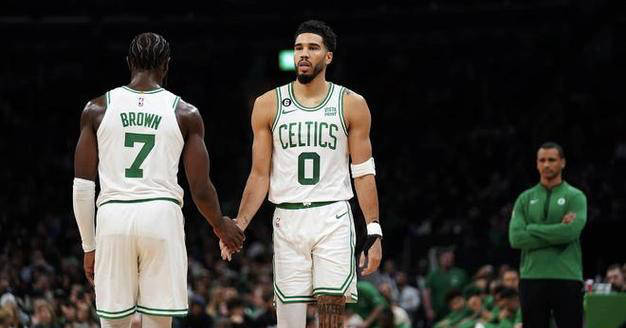 显然,塔图姆没有预料到东部mvp会授予队友杰伦·布朗而不是他这支球队