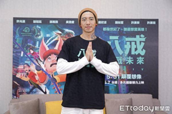 傅孟柏登机突收讯息「得知要当爸!」 下秒空姐走来:请开飞航