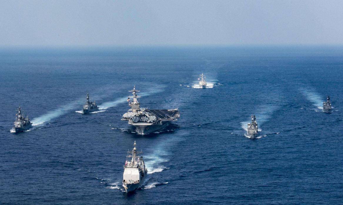 中国锁岛演练,日本竖起导弹,美军两个航母战斗群出动