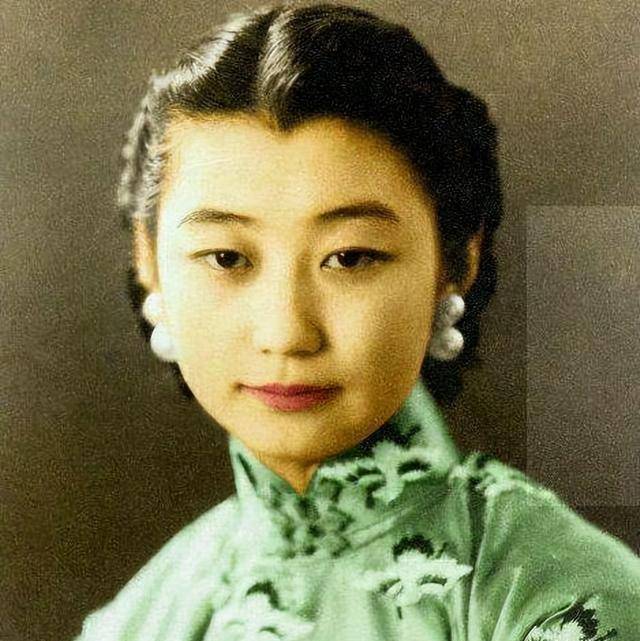 晚清最美格格:她是孟小冬闺蜜,暗恋溥仪,终生未婚,吃饺子噎死