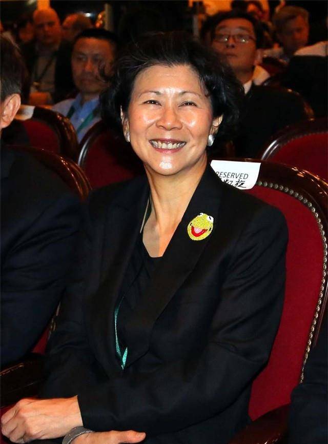 李嘉诚背后的女人,曾5分钟赚4亿,陪伴他29年不求名分