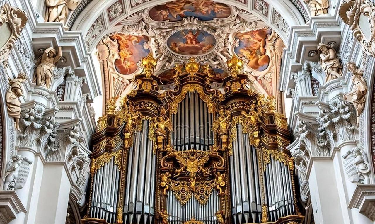 一个虔诚的新教教徒,通过宗教音乐形式(受难曲,弥撒,经文歌,康塔塔等)