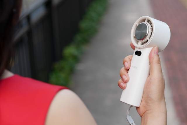 西圣wind手持小风扇：百档调风、超导制冷，夏日清凉新体验