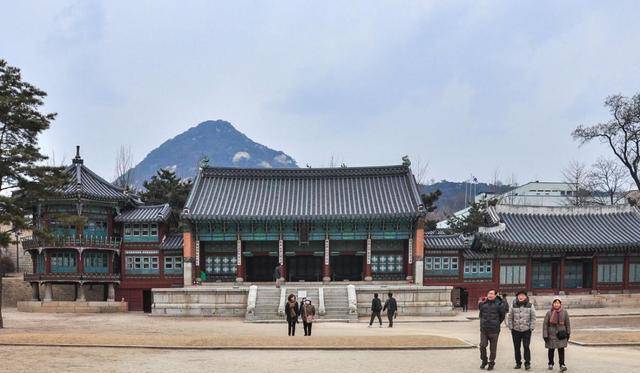 同是重建的宫殿,首里城能成文化遗产,为什么韩国景福宫缺不行?