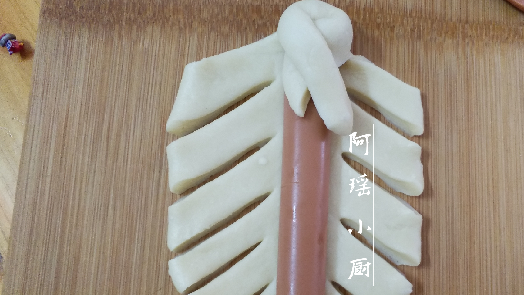 手把手教你在家做辫子面包,好看又好吃,早餐就它了!