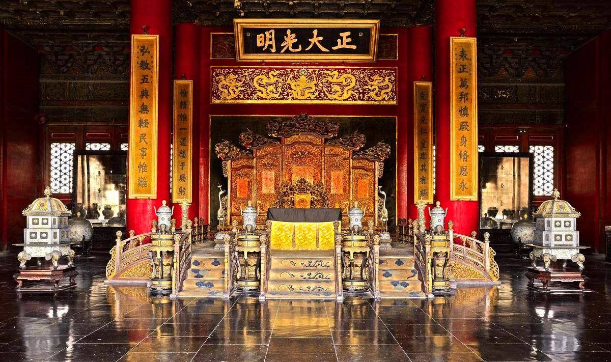正大光明殿内景国家概念和大一统思想成为了左宗棠的做事准则,如果