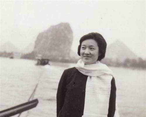 急得陈调元请章士钊出面调解,章士钊非常直接地给谈雪卿分析了以后的