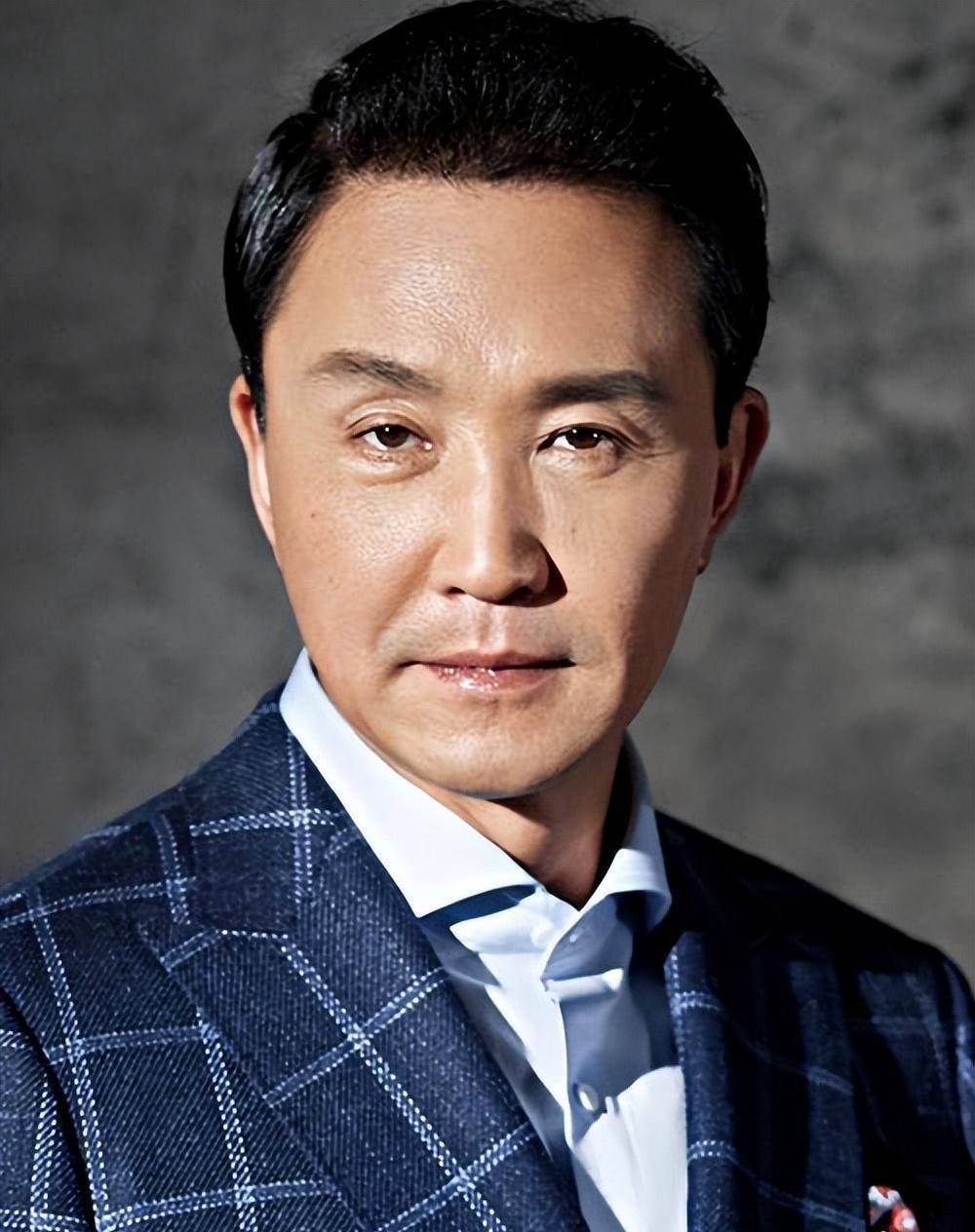 02,吴刚在新的年代,需要新的年代的形象代言人.