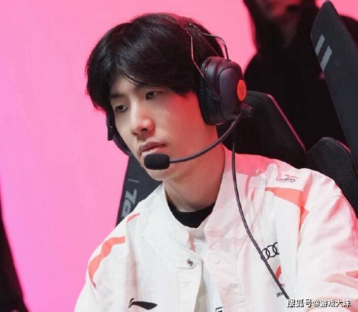 s8教练点评ig选手,忽略宝蓝夸奖jkl,直言根本管不了宁王